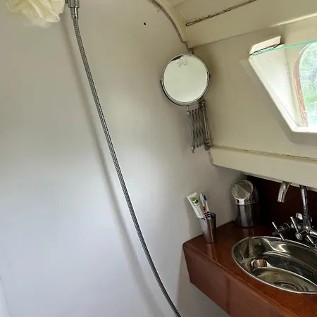 Sejour Insolite Sur Un Bateau Botel